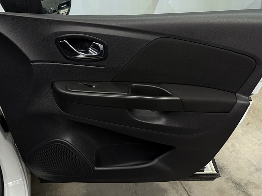 Renault Kaptur Style, 2017 года, пробег 121453 км