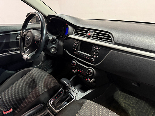 Kia Rio Prestige AV, 2018 года, пробег 106000 км