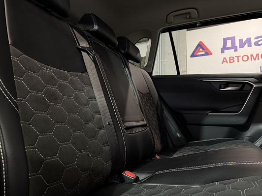Toyota RAV4 Комфорт, 2020 года, пробег 114000 км