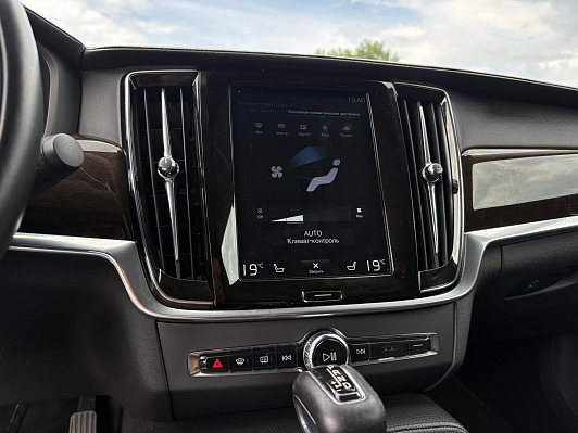 Volvo S90 Inscription, 2018 года, пробег 116905 км