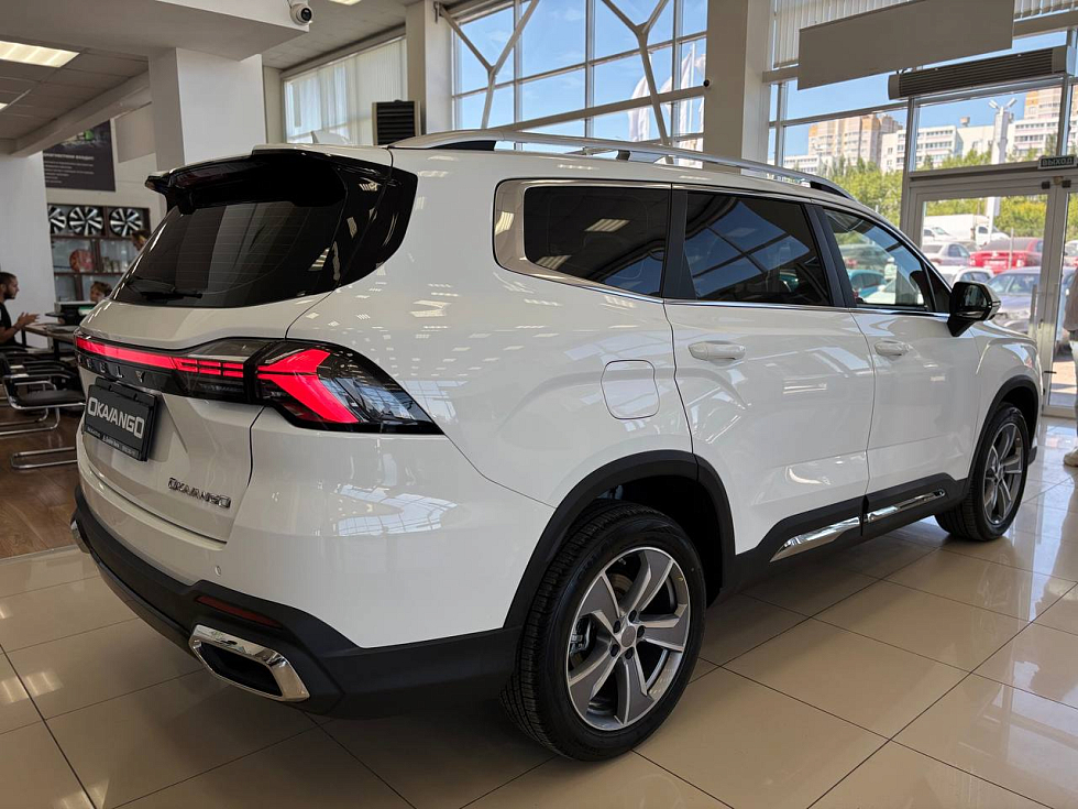 Geely Okavango Флагман, белый