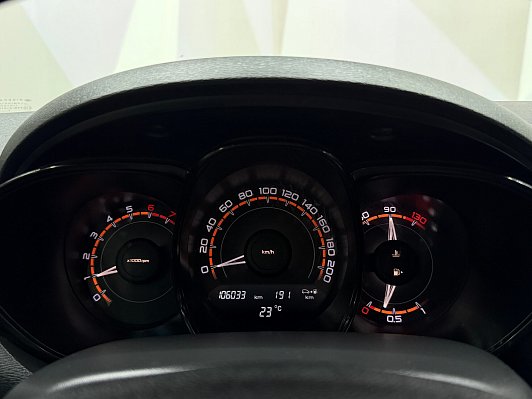 Lada (ВАЗ) Vesta Comfort Multimedia, 2017 года, пробег 105823 км