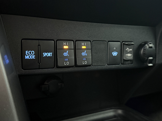 Toyota RAV4, 2017 года, пробег 125700 км