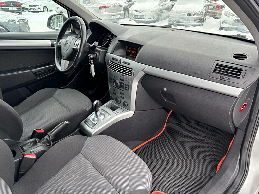 Opel Astra, 2010 года, пробег 194006 км