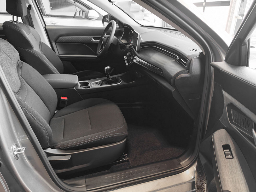 Haval Jolion Комфорт, серый