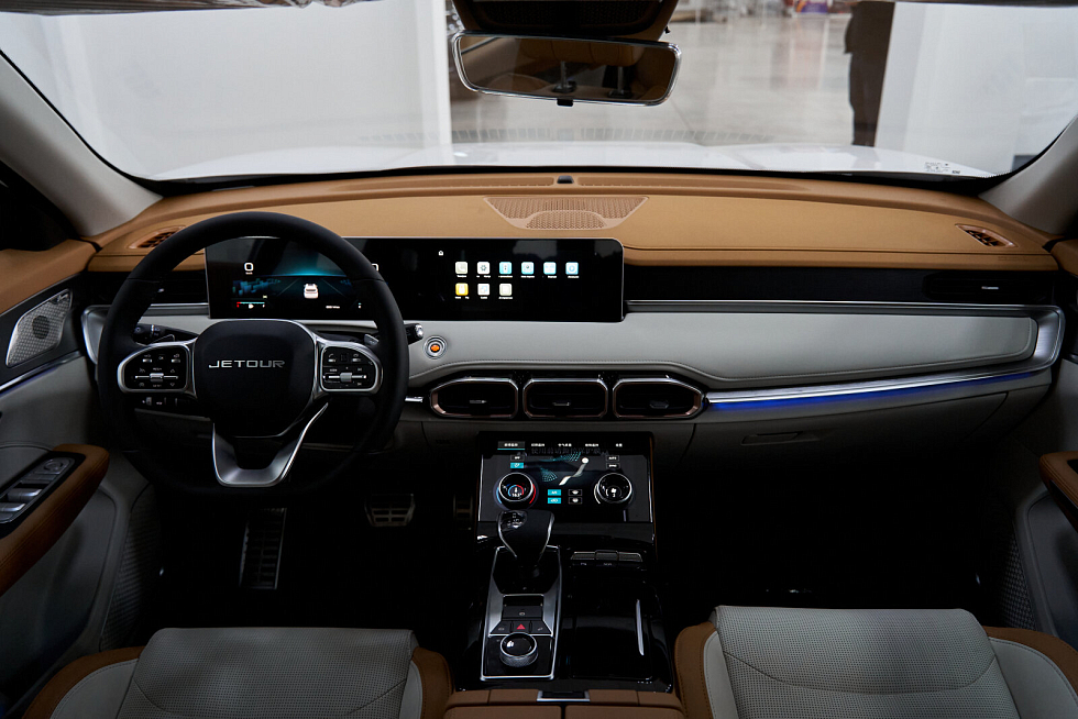 JETOUR X70 PLUS Люкс, черный