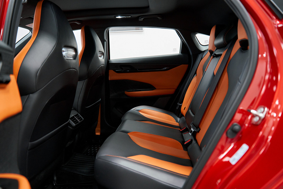 Changan UNI-V Техно, красный