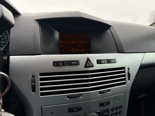 Opel Astra, 2010 года, пробег 194006 км