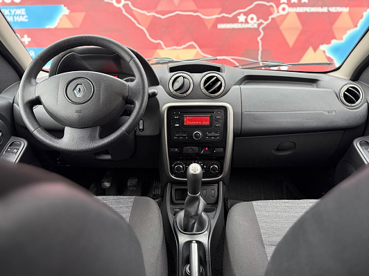 Renault Duster Expression, 2014 года, пробег 278500 км