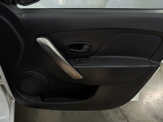 Renault Logan Access, 2015 года, пробег 157838 км