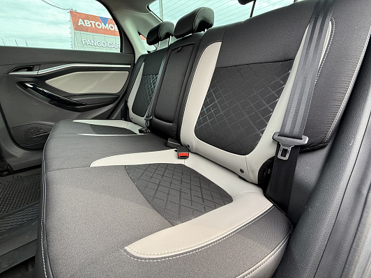 Lada (ВАЗ) Vesta Luxe Multimedia, 2018 года, пробег 97400 км