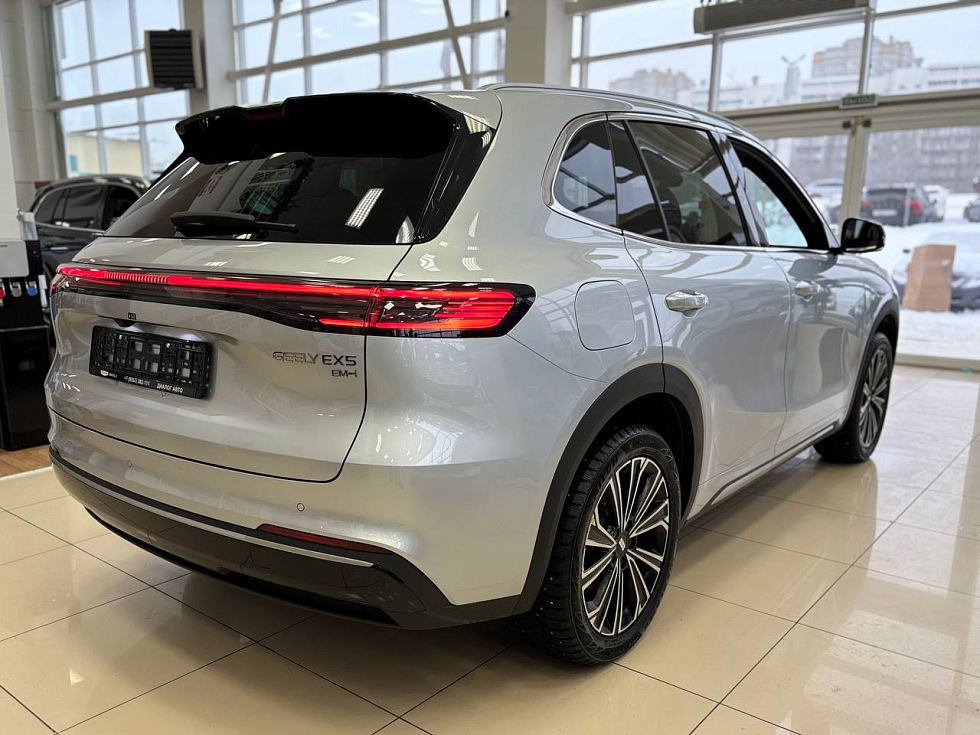 Geely EX5 EM-i Про, серебряный