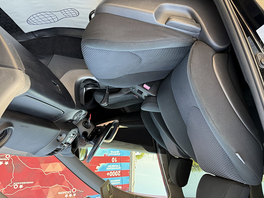 Toyota RAV4, 2011 года, пробег 196465 км