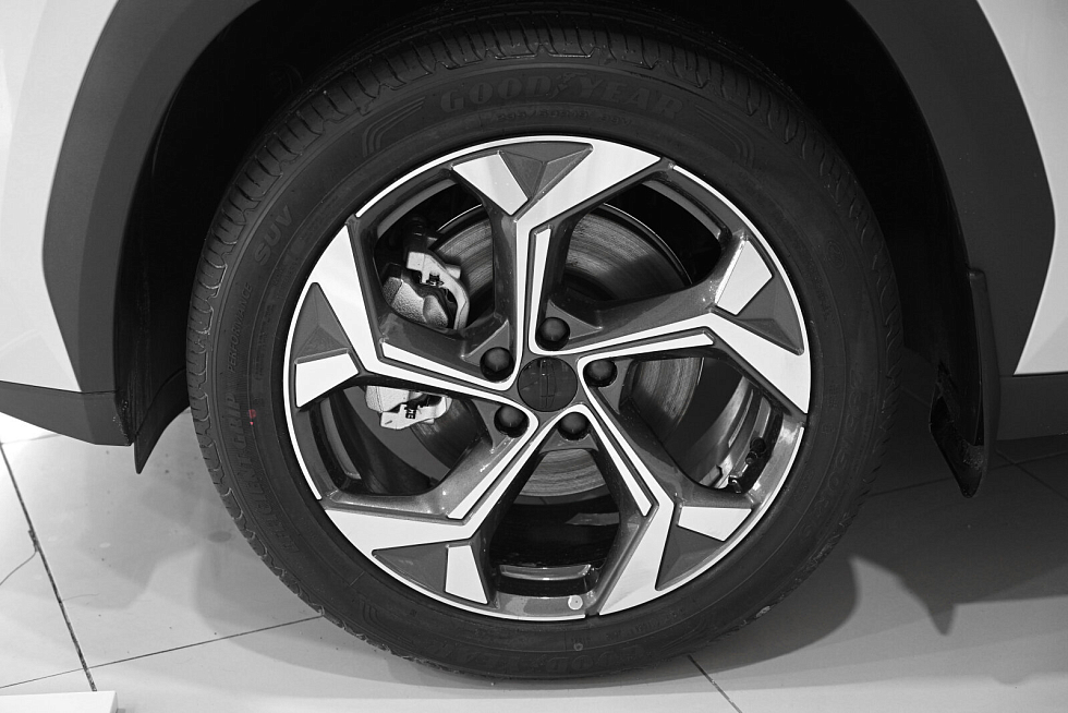 Geely Atlas Люкс, серебряный