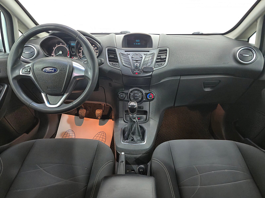 Ford Fiesta Trend, 2015 года, пробег 190030 км