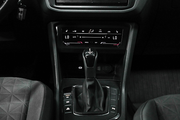 Volkswagen Tiguan Respect, 2020 года, пробег 146743 км