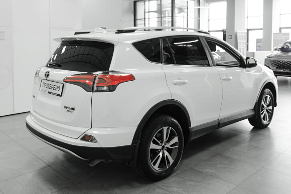 Toyota RAV4, 2017 года, пробег 187660 км