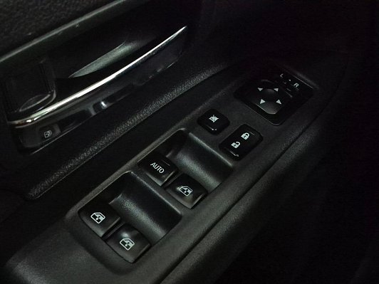 Mitsubishi Outlander Intense, 2016 года, пробег 294901 км