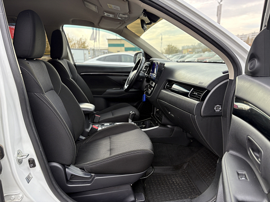 Mitsubishi Outlander Invite, 2019 года, пробег 154776 км