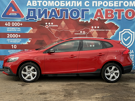 Volvo V40 Cross Country, 2016 года, пробег 100000 км