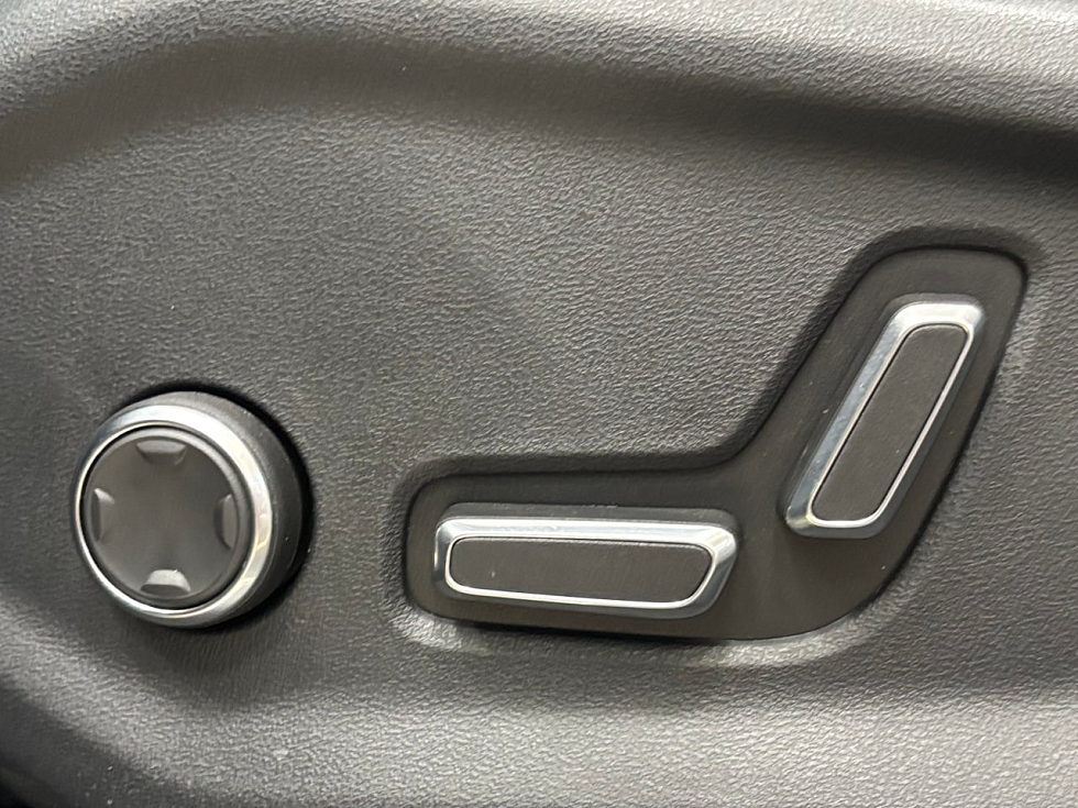 Geely Monjaro Флагман, зеленый