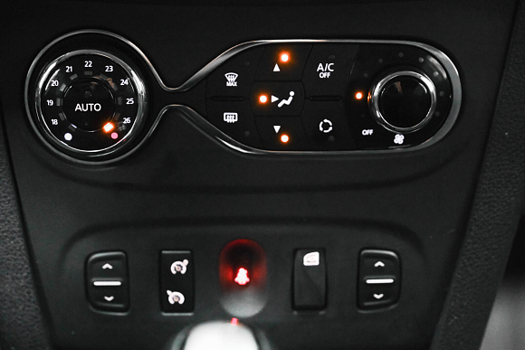 Renault Logan Stepway Drive, 2020 года, пробег 82719 км