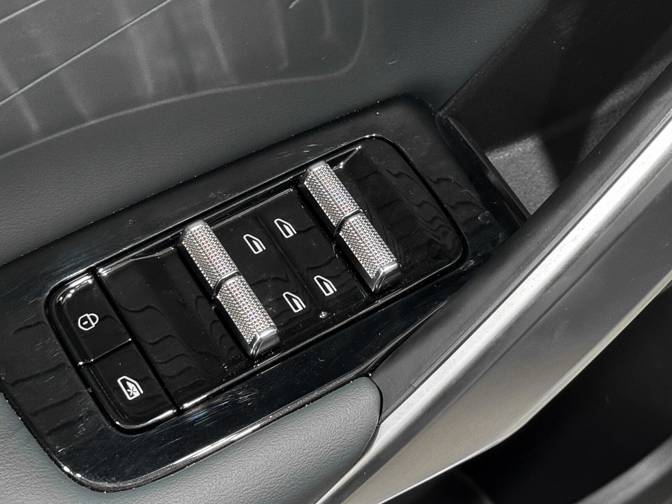 Geely Atlas Люкс, зеленый