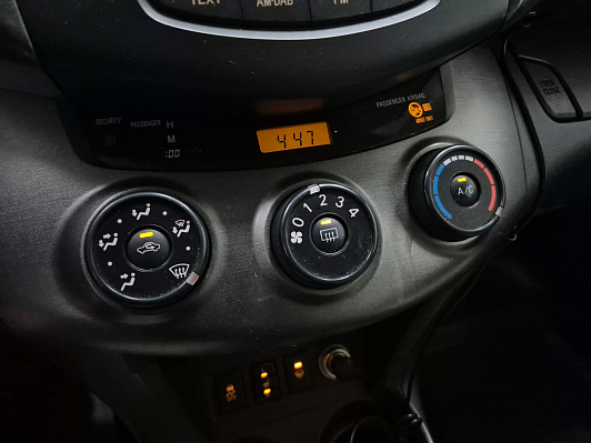 Toyota RAV4, 2011 года, пробег 191628 км