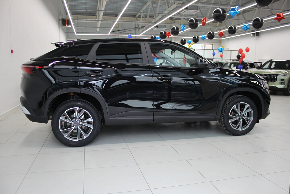 Omoda C5 , черный