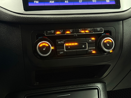 Volkswagen Tiguan, 2011 года, пробег 214285 км