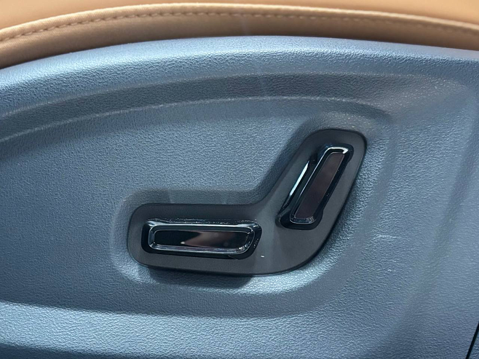 Geely EX5 EM-i Pro, серебряный