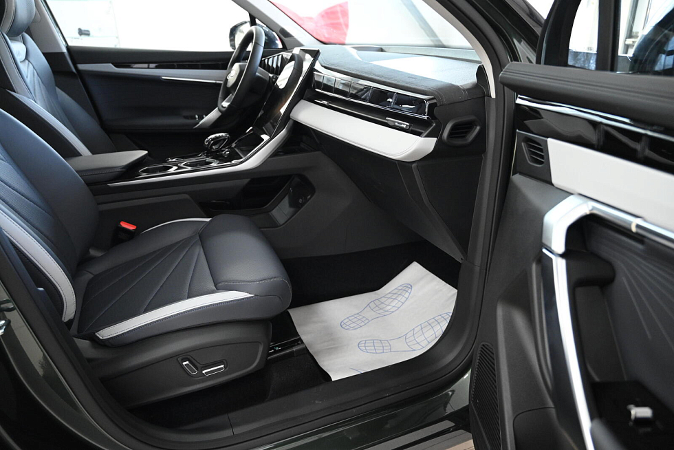 Geely Atlas , зеленый