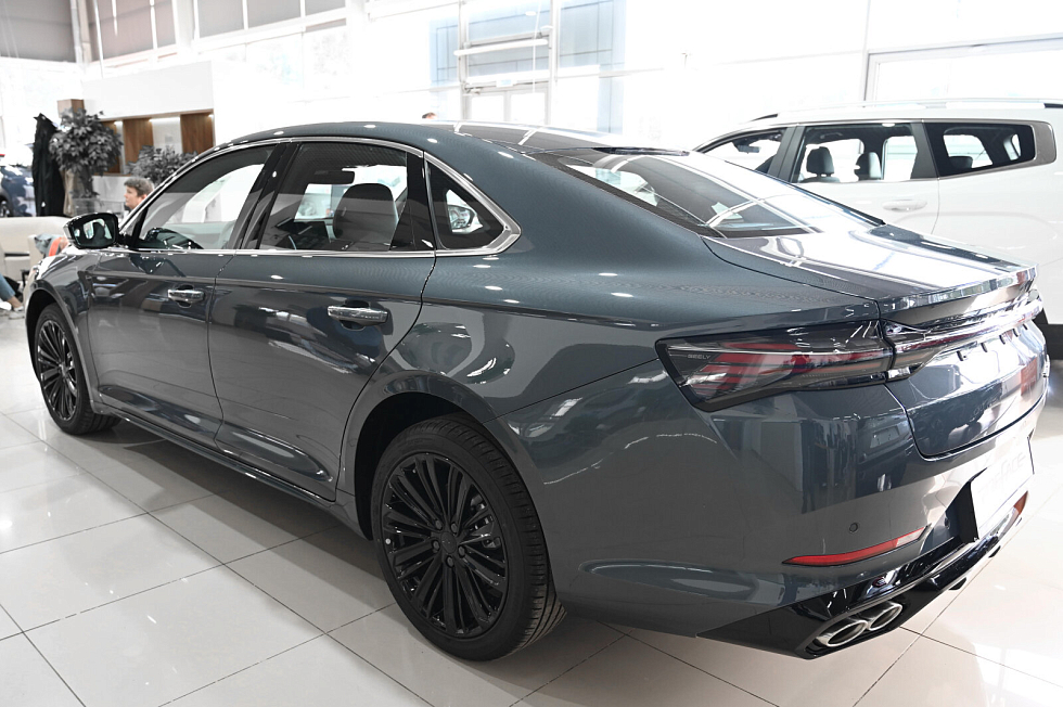 Geely Preface Luxury, серый