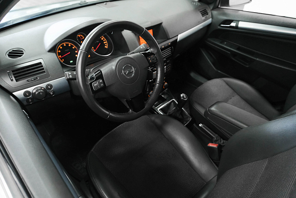 Opel Astra Cosmo, 2013 года, пробег 127000 км