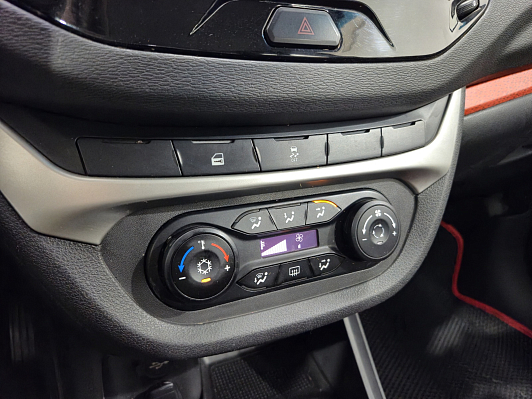 Lada (ВАЗ) Vesta Luxe Multimedia, 2019 года, пробег 92805 км