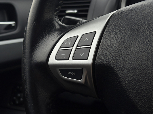 Mitsubishi Lancer, 2011 года, пробег 117631 км