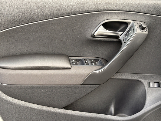 Volkswagen Polo Comfortline, 2015 года, пробег 244924 км