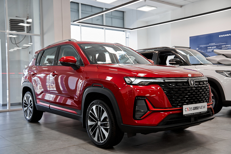 Changan CS35 Plus Комфорт, красный