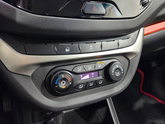 Lada (ВАЗ) Vesta Luxe Multimedia, 2019 года, пробег 92805 км