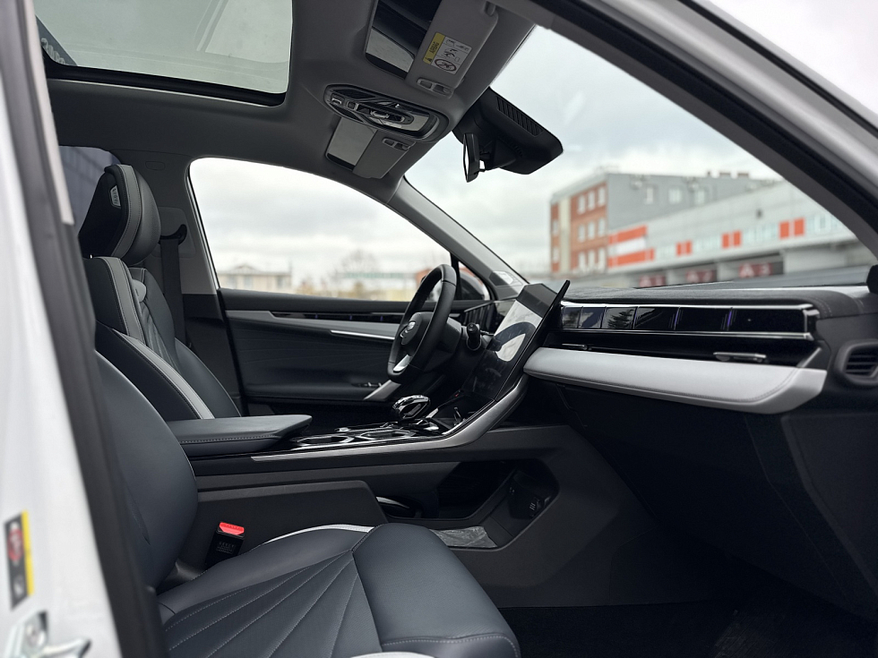 Geely Atlas Flagship, белый