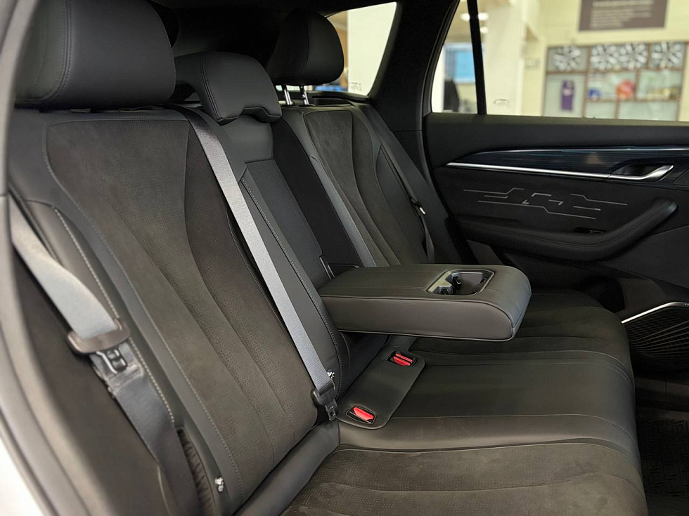 Geely Monjaro Flagship, белый