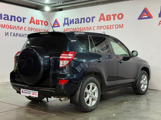 Toyota RAV4, 2011 года, пробег 180000 км