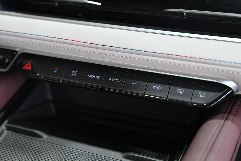 Geely Monjaro , белый