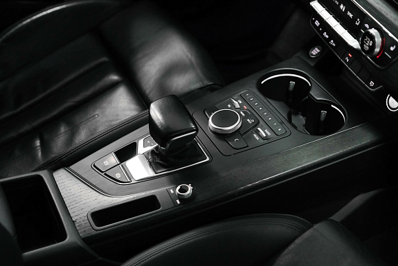 Audi A4 Advance, 2016 года, пробег 185000 км