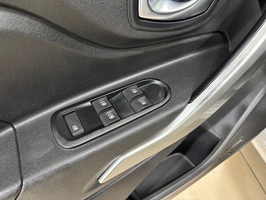 Lada (ВАЗ) XRAY Luxe Prestige (2018-2021), 2016 года, пробег 111030 км