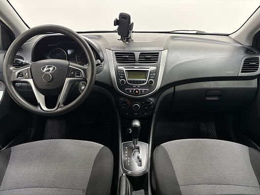 Hyundai Solaris Style, 2013 года, пробег 176745 км