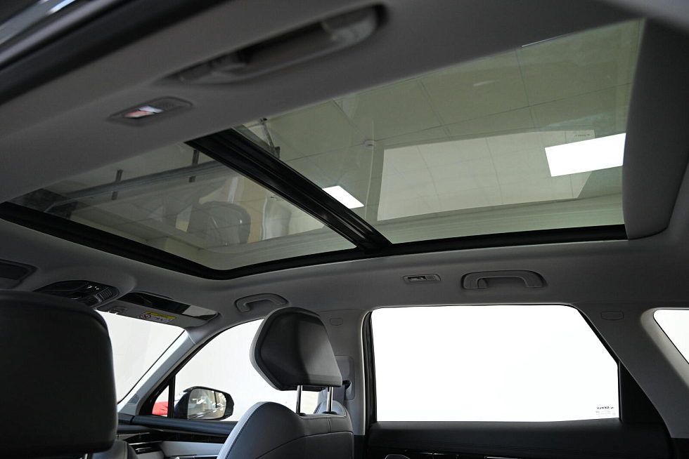 Geely Atlas , зеленый