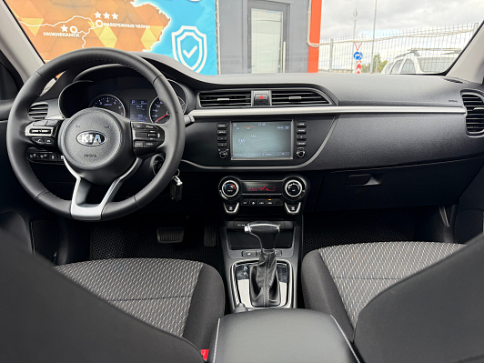 Kia Rio Luxe RED Line, 2018 года, пробег 148000 км