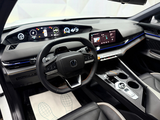 Changan UNI-V Комфорт, 2024 года, пробег 14063 км