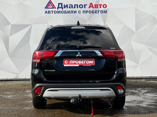 Mitsubishi Outlander Intense+, 2021 года, пробег 165000 км